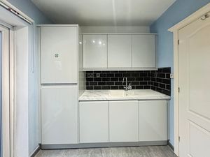 Photo 9- click for photo gallery